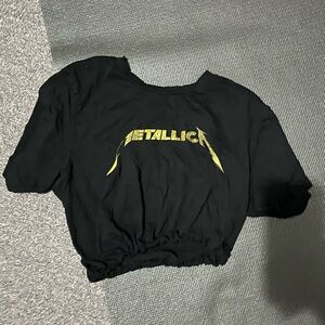 Cropped Metallica shirt